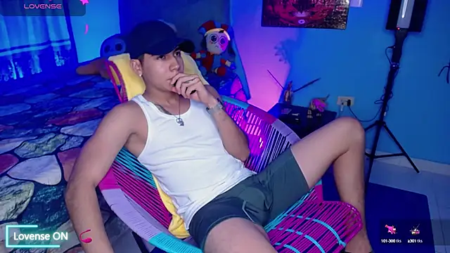 Snapshot of mexican_cum chatting on 09.17.25 mexican cum online show from 09.17.25