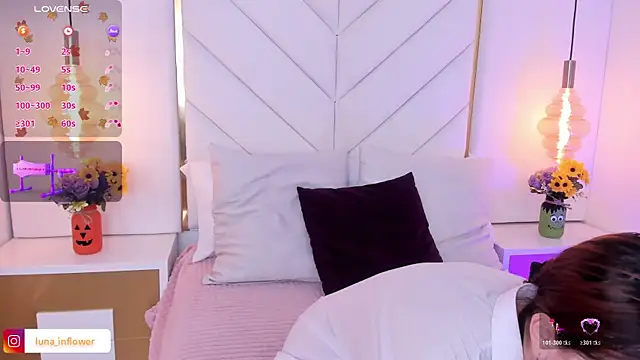 Flor delunaa online show from 10.26.25