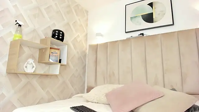 Anniie Queen online show from 03.06.26