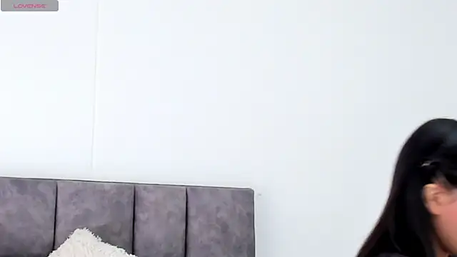 VeronicaTonu online show from 02.13.25