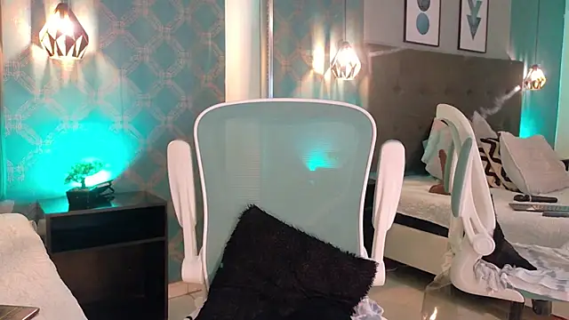 AmbarRoberts  online show from 02.12.26