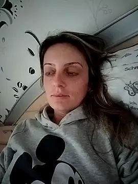 SophyGirl online show from 10.22.25