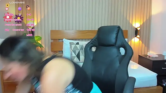 luciana ballesteros  online show from 03.05.25