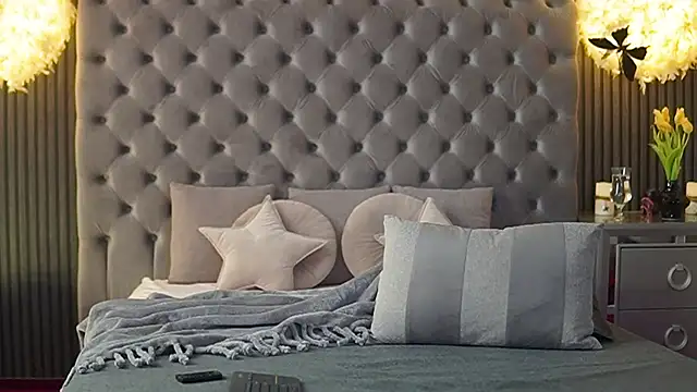 Snapshot of AmelyNoir chatting on 01.25.25 AmelyNoir online show from 01.25.25