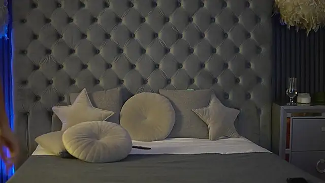 Snapshot of AmelyNoir chatting on 09.23.25 AmelyNoir online show from 09.23.25