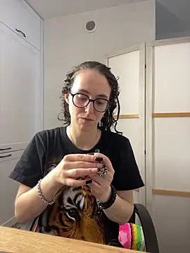 Snapshot of MartiniiSelenna chatting on 06.18.26 MartiniiSelenna online show from 06.18.26