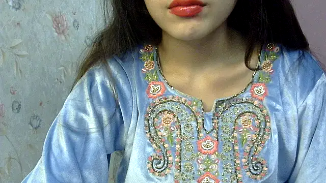 Snapshot of binisa_45 chatting on 12.20.24 binisa 45 online show from 12.20.24