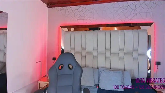 AngelineHeet online show from 12.18.24