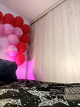 Snapshot of lovely_kitt chatting on 02.20.25 lovely kitt online show from 02.20.25