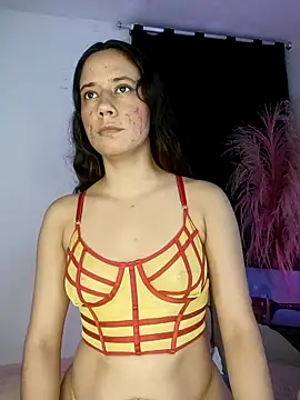 Snapshot of lovely_kitt chatting on 09.30.25 lovely kitt online show from 09.30.25