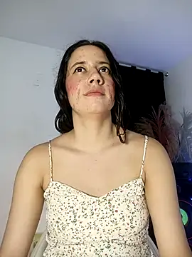 Snapshot of lovely_kitt chatting on 10.12.25 lovely kitt online show from 10.12.25