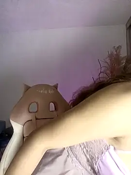 Snapshot of lovely_kitt chatting on 11.20.25 lovely kitt online show from 11.20.25