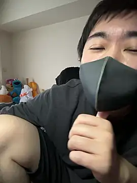 Snapshot of kentyken chatting on 04.14.26 kentyken online show from 04.14.26