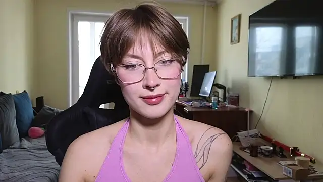 Snapshot of MalvinaBlum chatting on 04.16.26 MalvinaBlum online show from 04.16.26