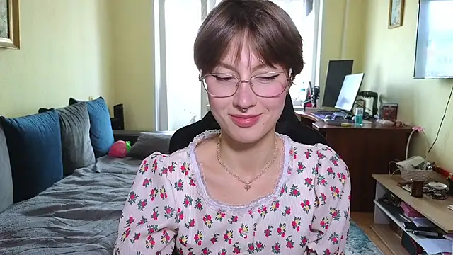 Snapshot of MalvinaBlum chatting on 04.18.26 MalvinaBlum online show from 04.18.26
