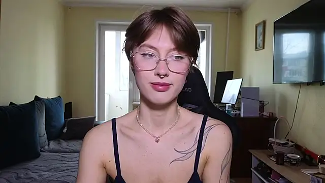 Snapshot of MalvinaBlum chatting on 04.23.26 MalvinaBlum online show from 04.23.26
