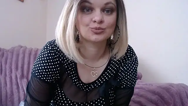 Snapshot of YourSweetJam chatting on 02.15.26 YourSweetJam online show from 02.15.26