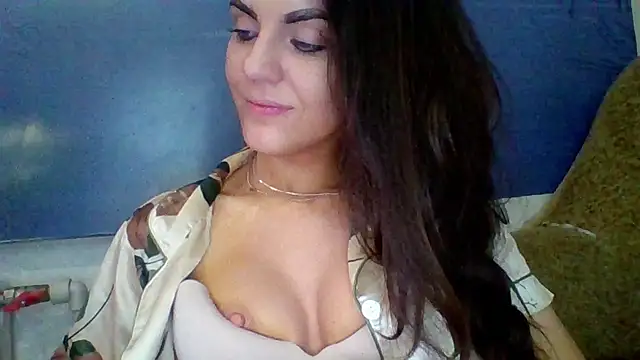 Snapshot of AliceTailor chatting on 06.24.26 AliceTailor online show from 06.24.26