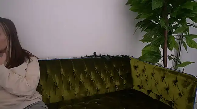 IceDanielles online show from 01.09.25