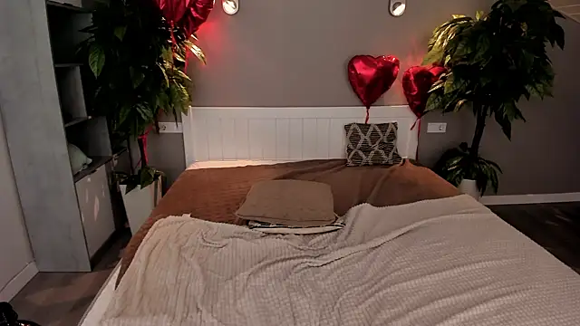 IceDanielles online show from 03.14.25