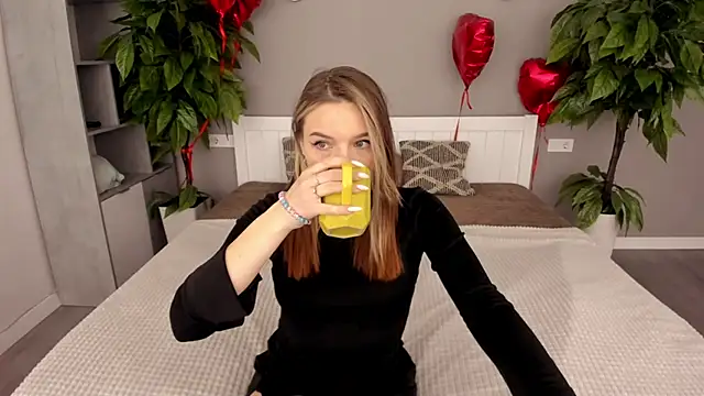 IceDanielles online show from 03.18.25