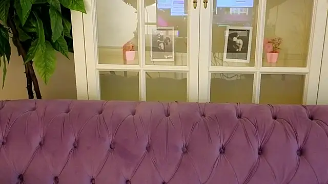 IceDanielles online show from 03.25.26