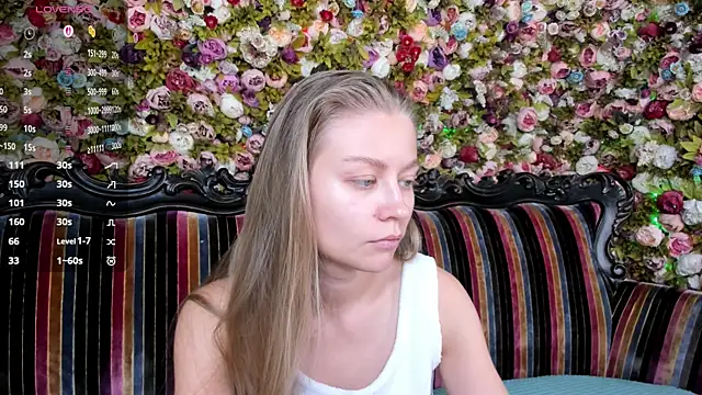 Snapshot of Polumna_cute chatting on 11.26.25 Polumna cute online show from 11.26.25