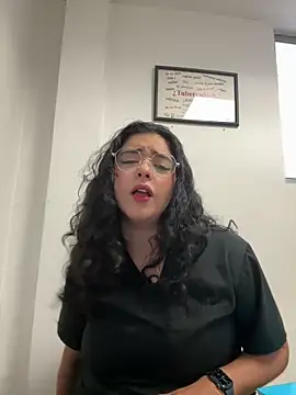 Ales Kitten online show from 10.05.25