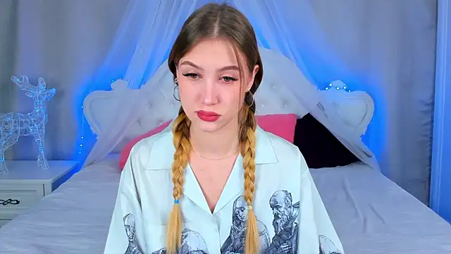 Snapshot of VitalinaBlue chatting on 11.29.25 VitalinaBlue online show from 11.29.25