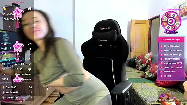 Snapshot of PlayfulGoddess chatting on 03.05.25 PlayfulGoddess online show from 03.05.25