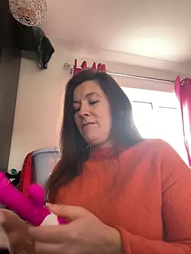 Lwhite1 online show from 02.17.25