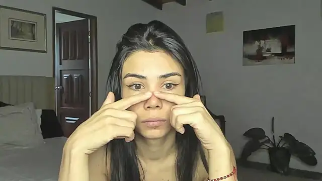 AnaHenao online show from 02.02.26