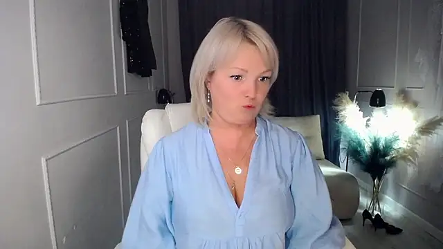 Juarnea online show from 10.13.25