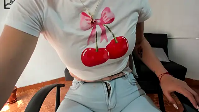 Snapshot of merlinaadams_ chatting on 10.28.25 merlinaadams online show from 10.28.25