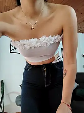 Snapshot of merlinaadams_ chatting on 10.31.25 merlinaadams online show from 10.31.25