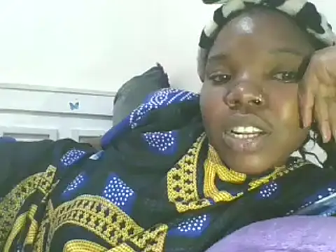 Snapshot of sweet_bigclit chatting on 02.24.25 sweet bigclit online show from 02.24.25