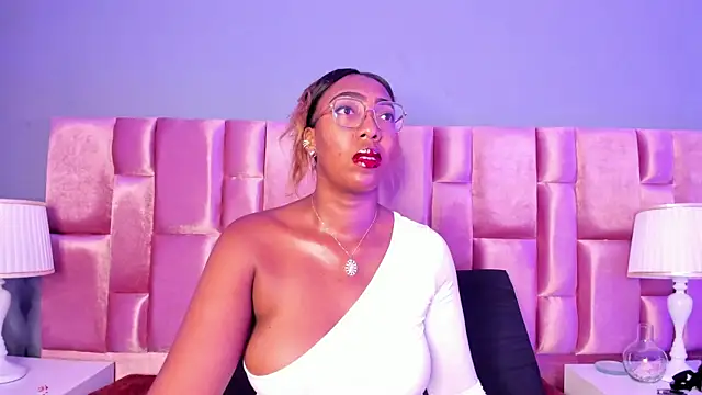 Snapshot of dirtyvictoria chatting on 09.15.25 dirtyvictoria online show from 09.15.25