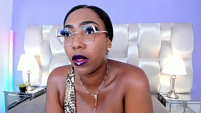 Snapshot of dirtyvictoria chatting on 10.16.25 dirtyvictoria online show from 10.16.25