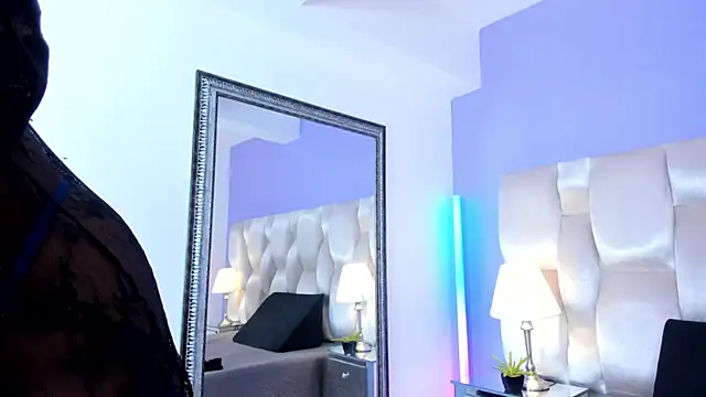 Snapshot of dirtyvictoria chatting on 10.21.25 dirtyvictoria online show from 10.21.25