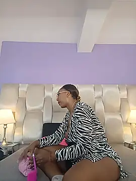 Snapshot of dirtyvictoria chatting on 11.28.25 dirtyvictoria online show from 11.28.25