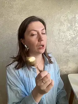 BeatriceTender online show from 03.25.26