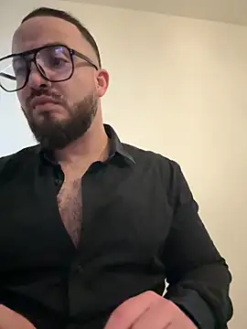 Snapshot of HairyArab90 chatting on 02.11.26 HairyArab90 online show from 02.11.26