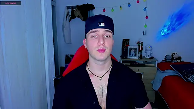 liam oficial02 online show from 12.13.24