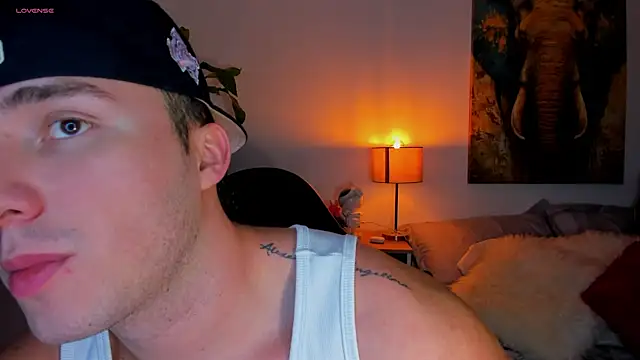 liam oficial02 online show from 03.17.25