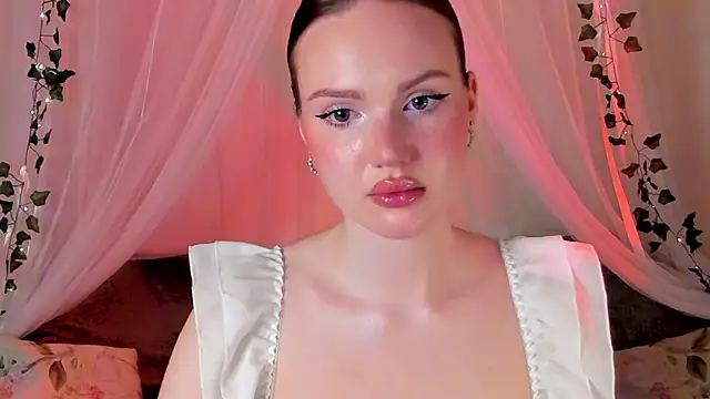 Snapshot of MishkaMe chatting on 01.07.25 MishkaMe online show from 01.07.25