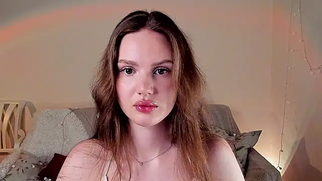 Snapshot of MishkaMe chatting on 12.16.25 MishkaMe online show from 12.16.25