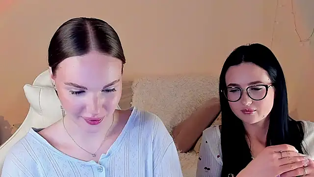 Snapshot of MishkaMe chatting on 01.14.26 MishkaMe online show from 01.14.26