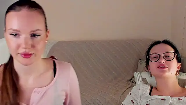 Snapshot of MishkaMe chatting on 02.13.26 MishkaMe online show from 02.13.26