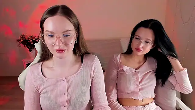 Snapshot of MishkaMe chatting on 03.10.26 MishkaMe online show from 03.10.26