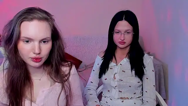 Snapshot of MishkaMe chatting on 04.03.26 MishkaMe online show from 04.03.26